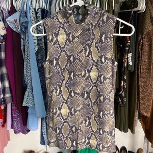 Printed Turtleneck Sleeveless Top | Size : S